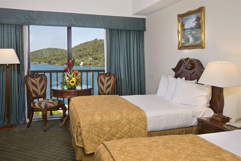Windward Passage Hotel Charlotte Amalie Pokoj fotografie